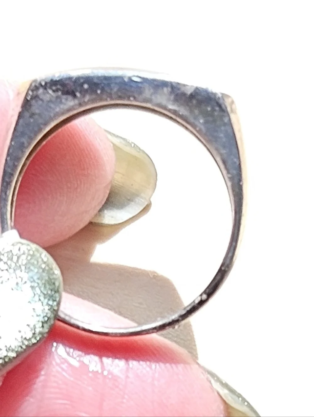 Silver Onyx And Mother Of Pearl Eing Size 8.5